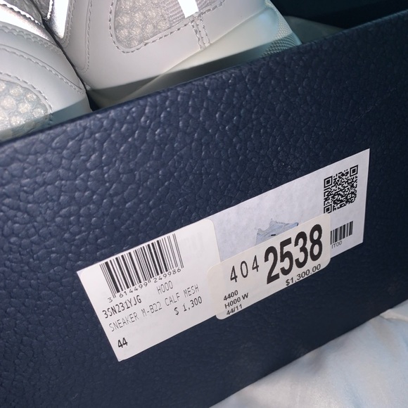 Dior b22’s size 44/ 11US. Fits if u wear a 10 or 10.5 as well perfectly - Picture 5 of 5